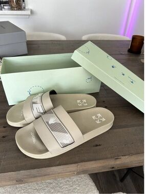 Off-white Industrial Belt Slider